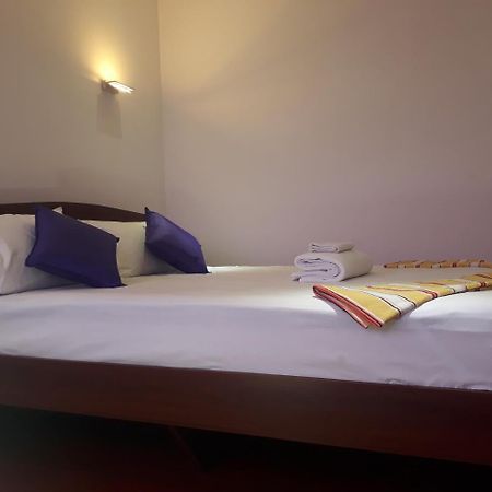 Brinthavanam Days Inn Джафна Екстериор снимка