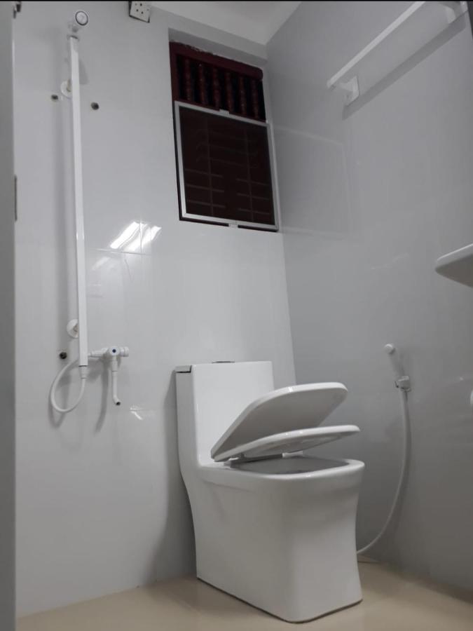 Brinthavanam Days Inn Джафна Екстериор снимка