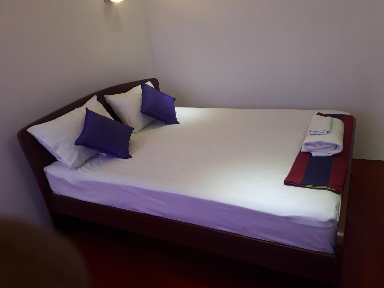 Brinthavanam Days Inn Джафна Екстериор снимка